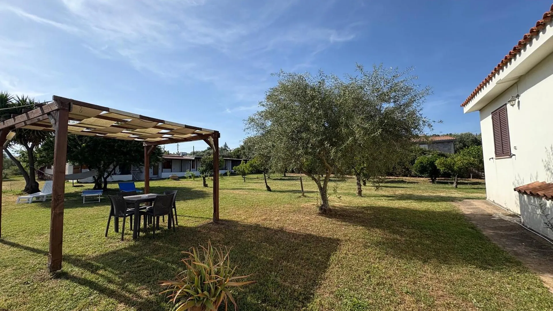 Villa Gladyr Lotzorai شقة