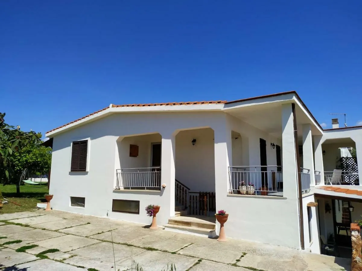 Villa Gladyr Lotzorai إيطاليا